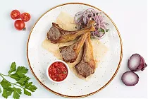 Шашлык из каре ягнёнка — 3 штуки..